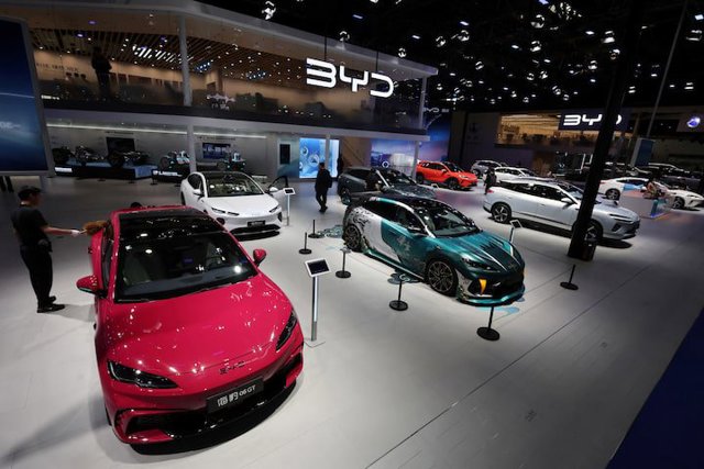 BYD's Flash Charging Hits 20-97% in 12 Minutes. 26,000 Stations Are Next.