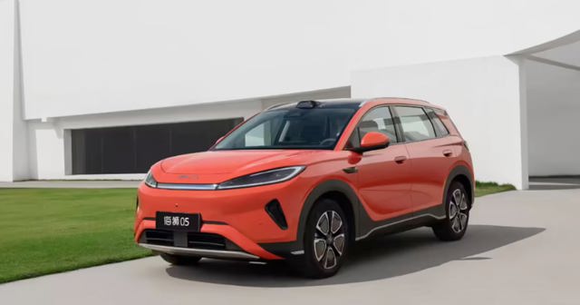BYD Sealion 05 Launches in China From 96,000 Yuan With EV and DM-i Variants