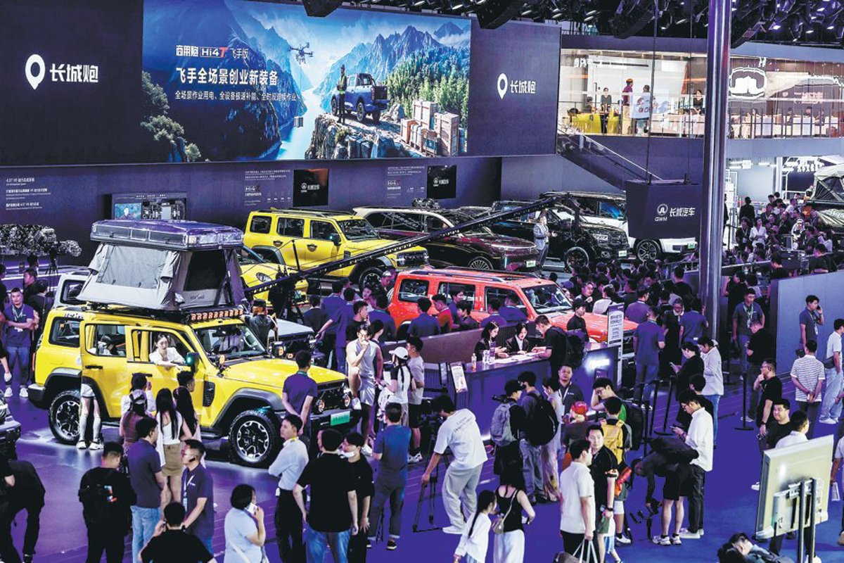 China Passenger Car Sales Fell 24.3% In H1 2026 As Exports Hit 5.1 Million