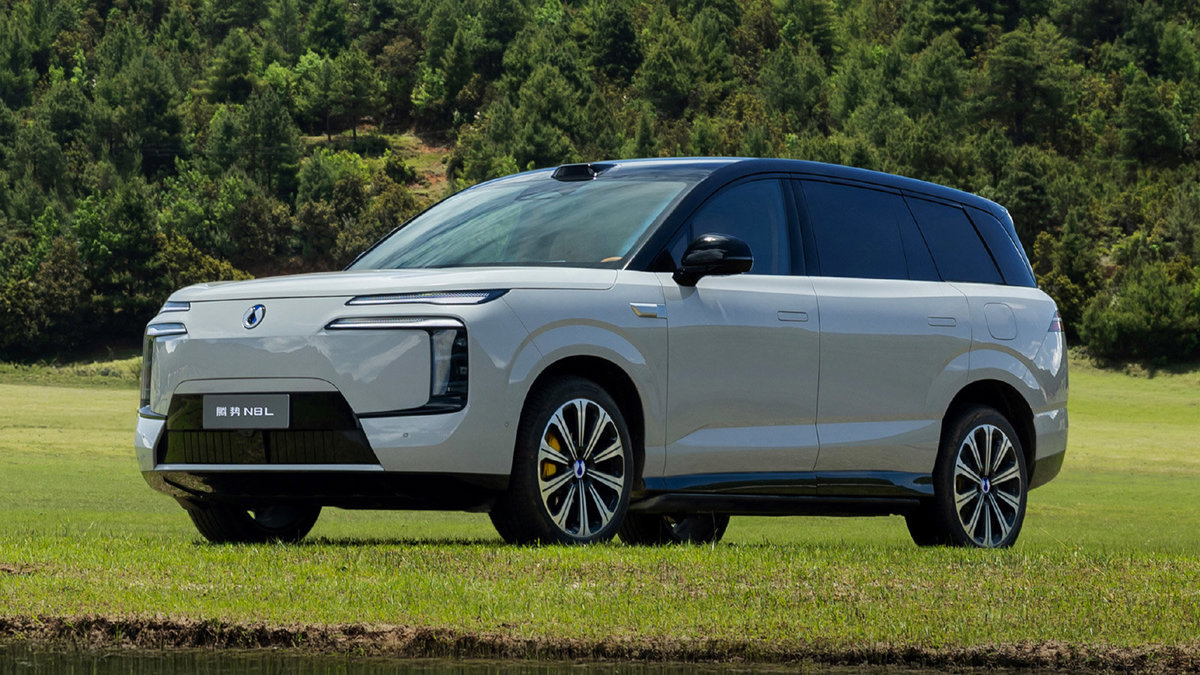 Denza N8 EV Gets 1,003 km CLTC, A 130 kWh Pack And Up To 1,193 HP