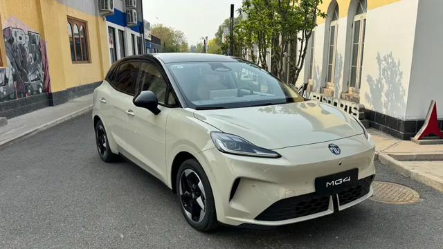 2026 MG4 Adds Liquid-Solid-State Battery and Highway NOA Before Beijing Debut
