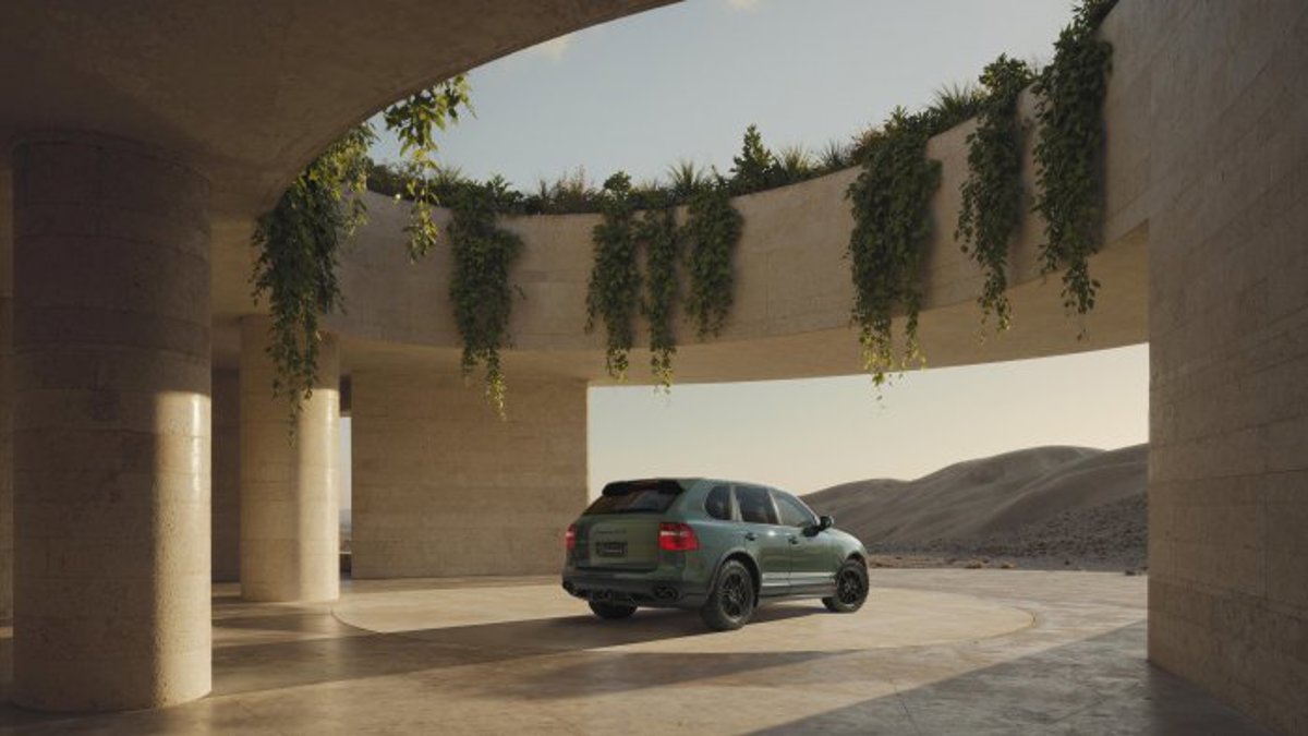 Porsche Factory Re-Commission Turns a 2009 Cayenne GTS Into a 70s Desert Cruiser