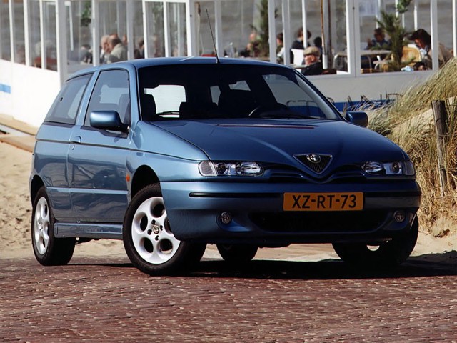 Alfa Romeo 145 foto 4