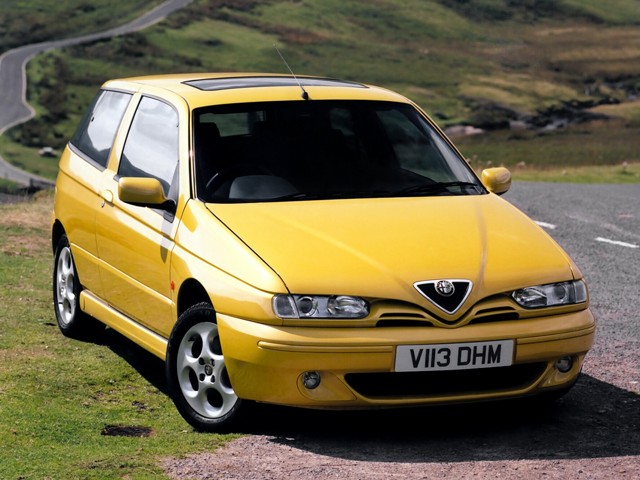 Alfa Romeo 145 foto 9