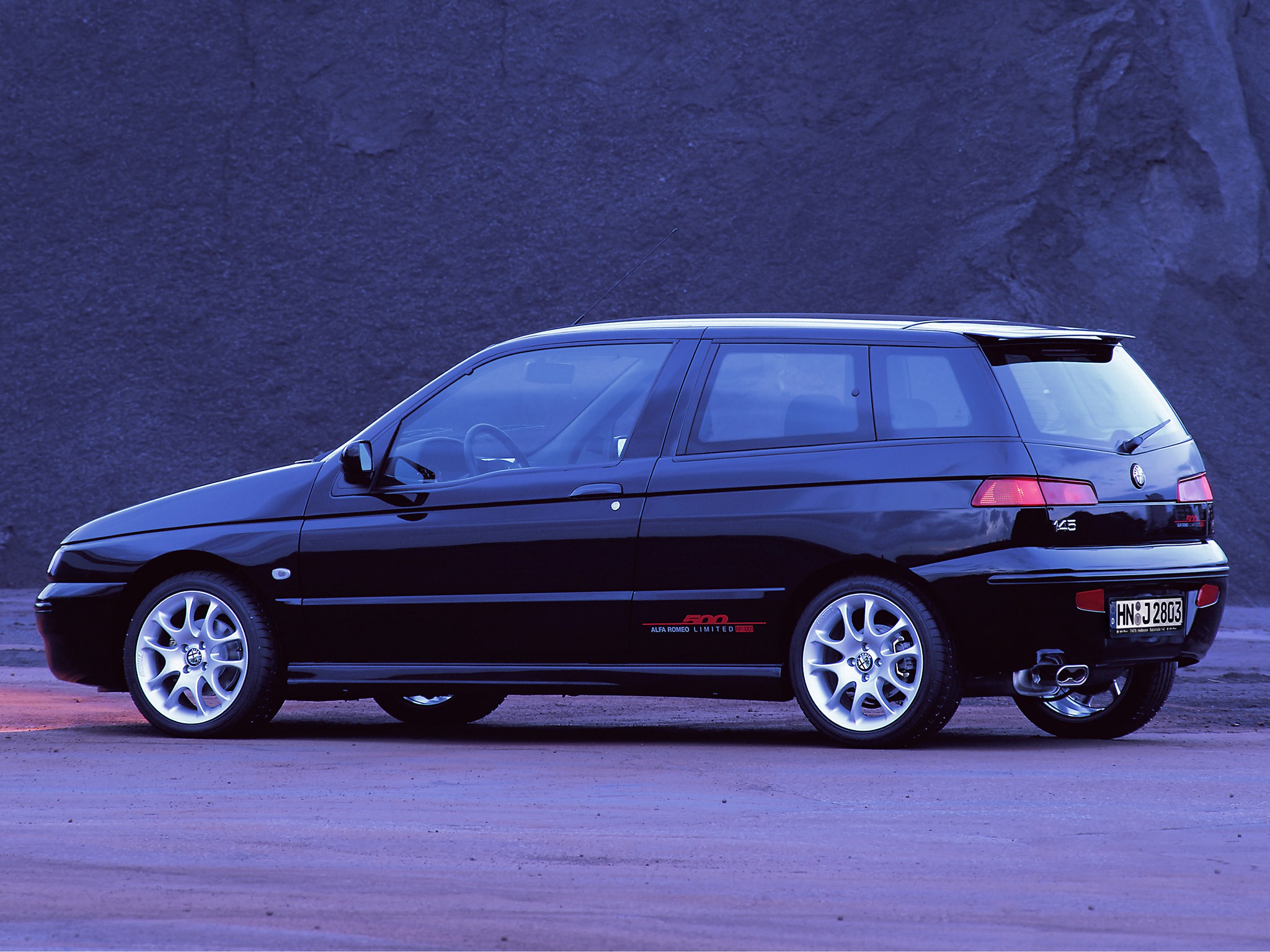Alfa Romeo 145 photo 12