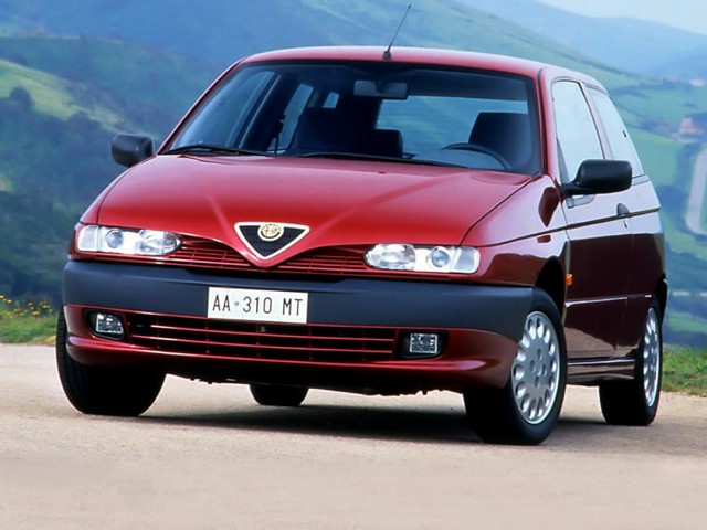 Alfa Romeo 145 foto 16
