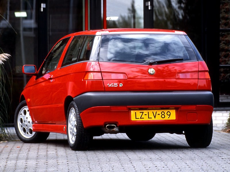 Alfa Romeo 145 photo 21