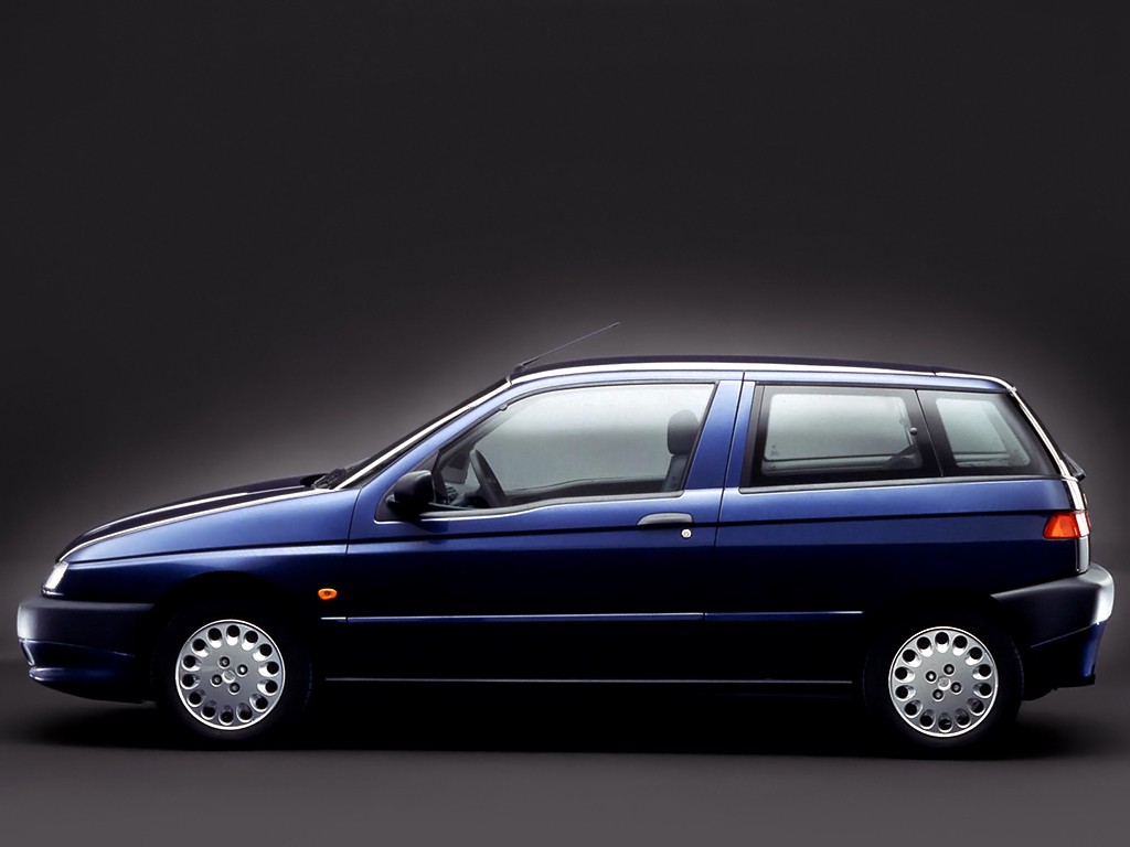 Alfa Romeo 145 photo 25