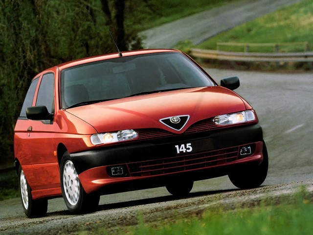 Alfa Romeo 145 foto 28
