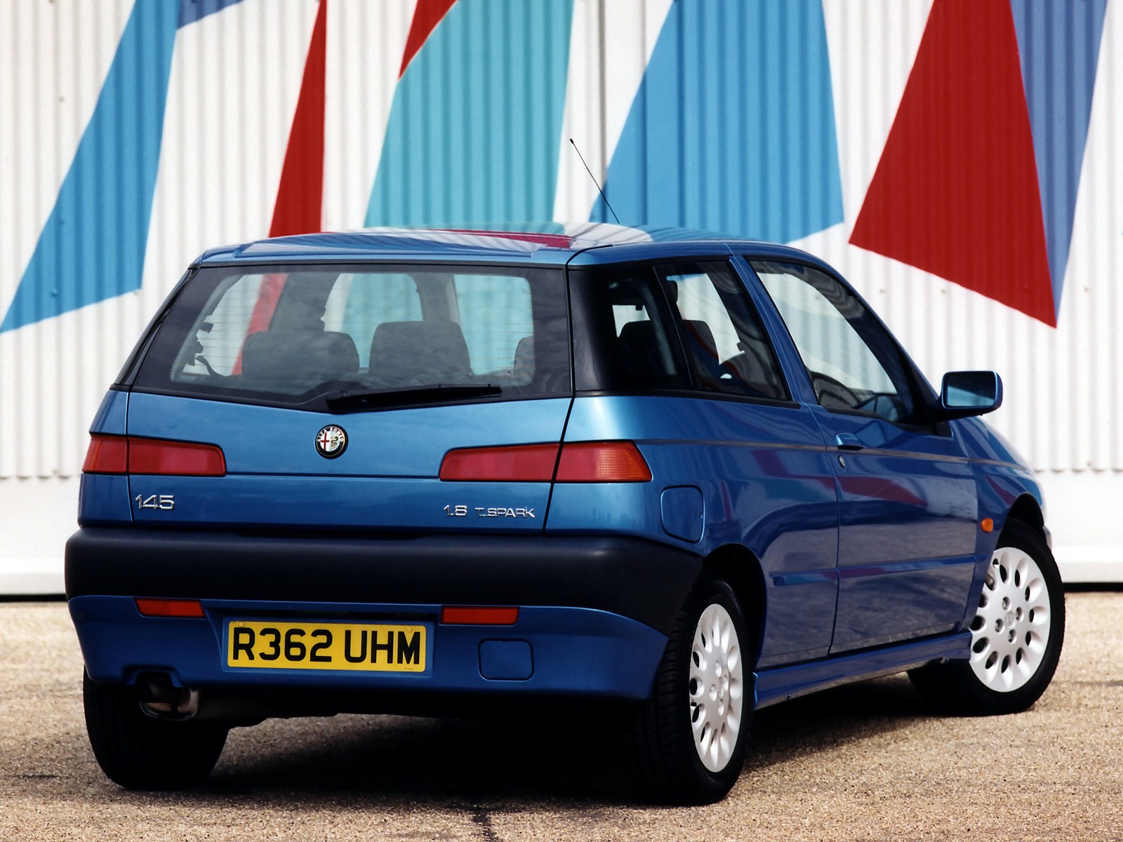 Alfa Romeo 145 photo 30