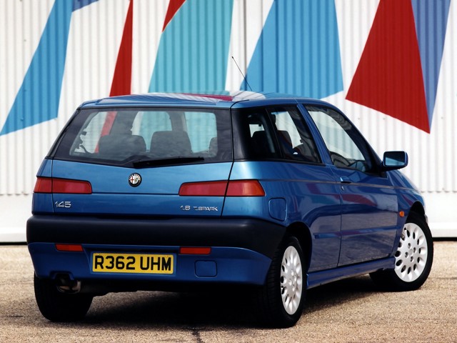 Alfa Romeo 145 foto 30