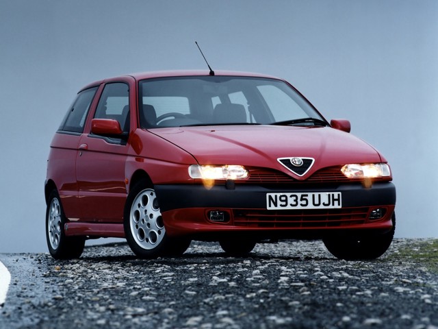 Alfa Romeo 145 foto 32