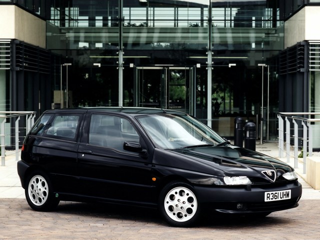 Alfa Romeo 145 foto 35