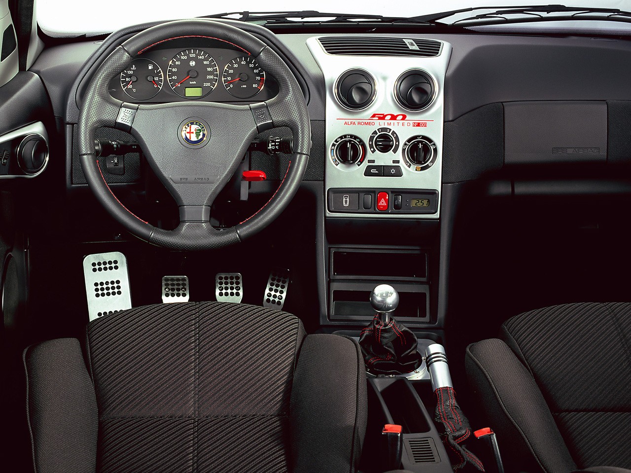 Alfa Romeo 145 photo 40