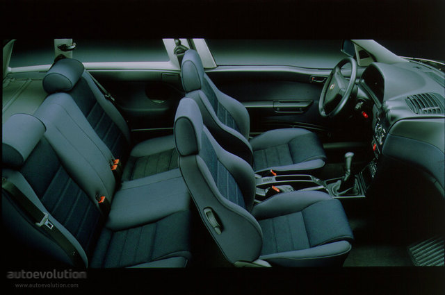 Alfa Romeo 145 foto 36