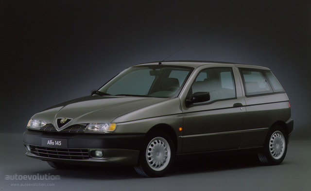 Alfa Romeo 145 foto 2