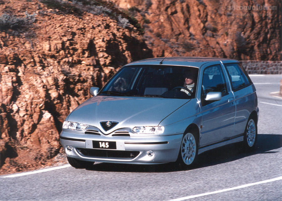 Alfa Romeo 145 photo 3