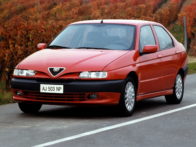 Alfa Romeo 146 photo 12