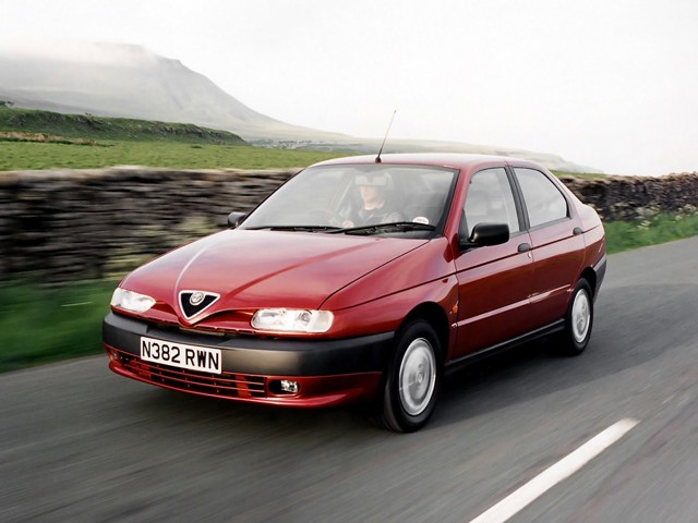 Alfa Romeo 146 photo 19