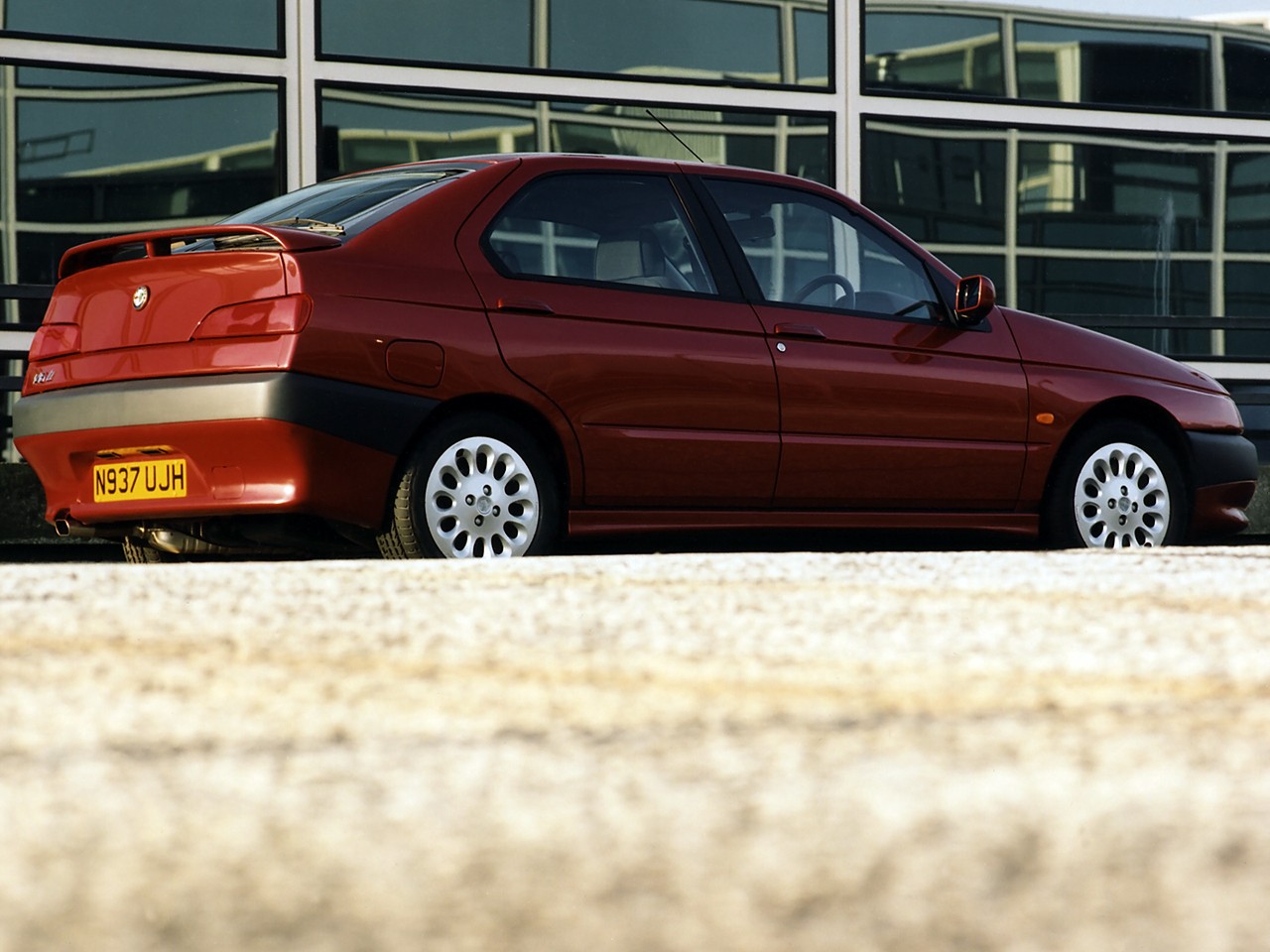 Alfa Romeo 146 photo 25