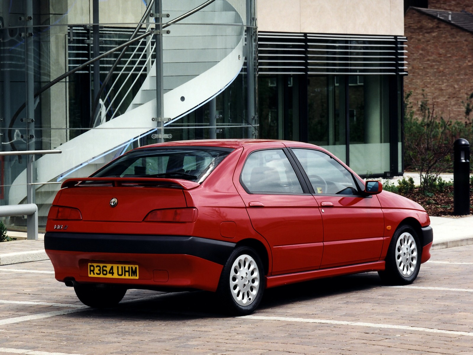 Alfa Romeo 146 photo 28