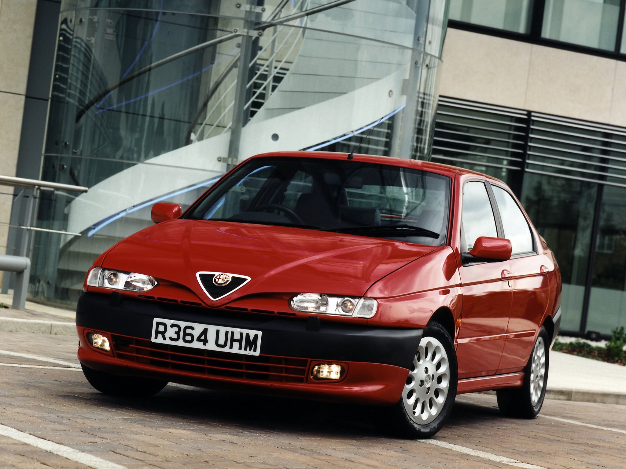 Alfa Romeo 146 photo 30