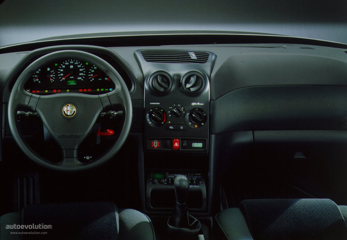 Alfa Romeo 146 photo 31