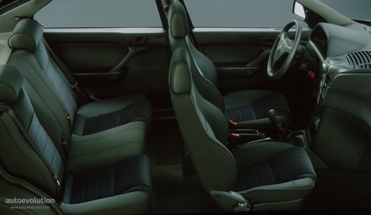 Alfa Romeo 146 photo 32