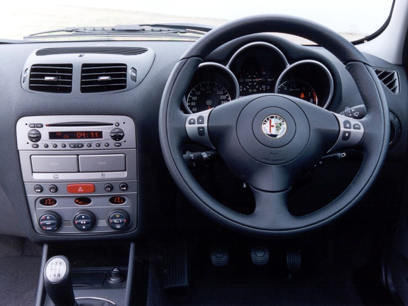 Alfa Romeo 147 3 Doors photo 85