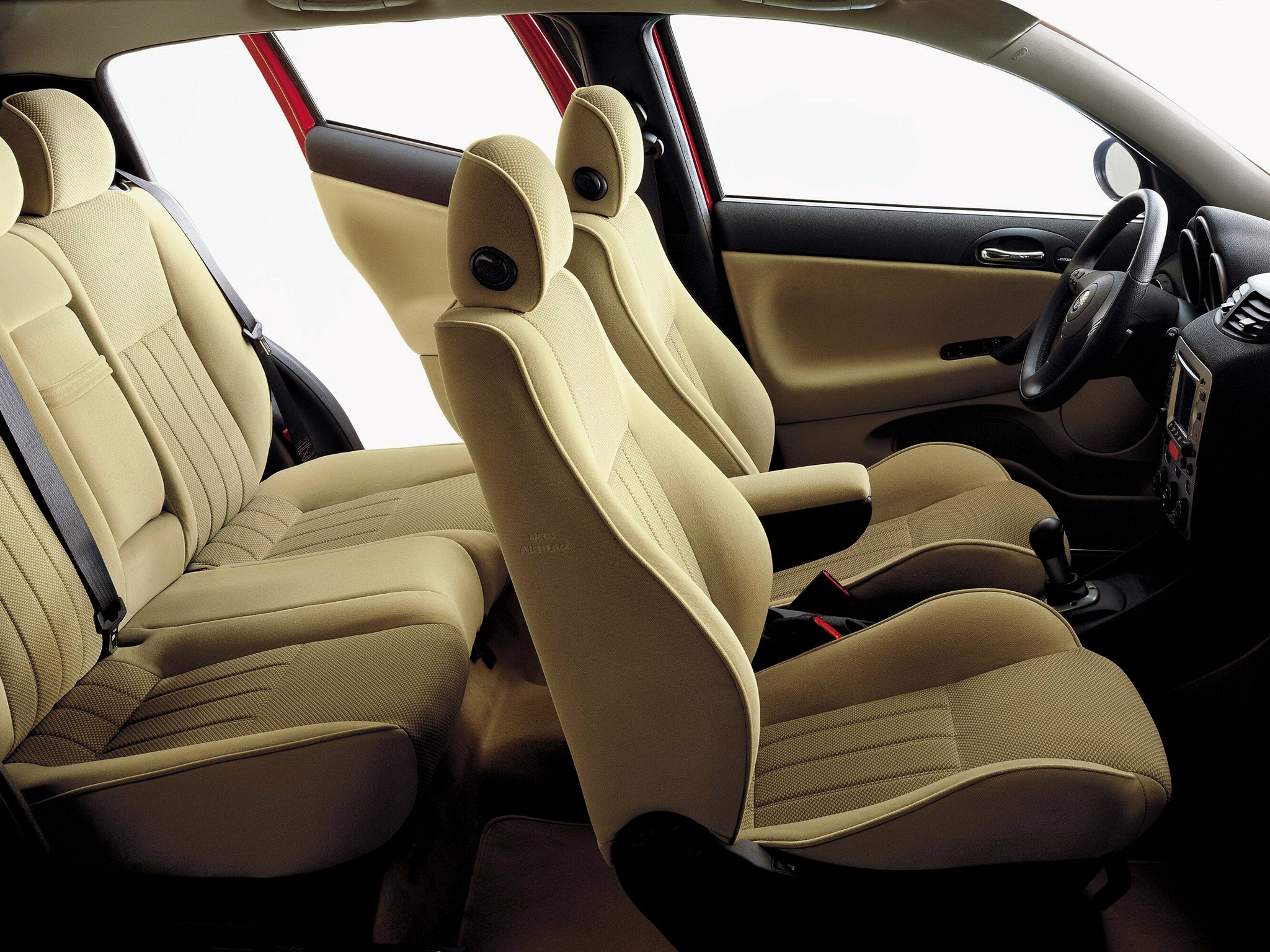 Alfa Romeo 147 3 Doors photo 92