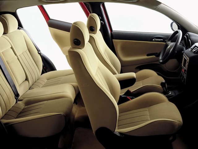 Alfa Romeo 147 3 Doors photo 92