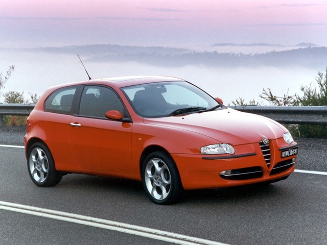 Alfa Romeo 147 3 Doors photo 12
