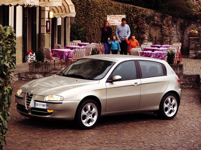 Alfa Romeo 147 3 Doors photo 16