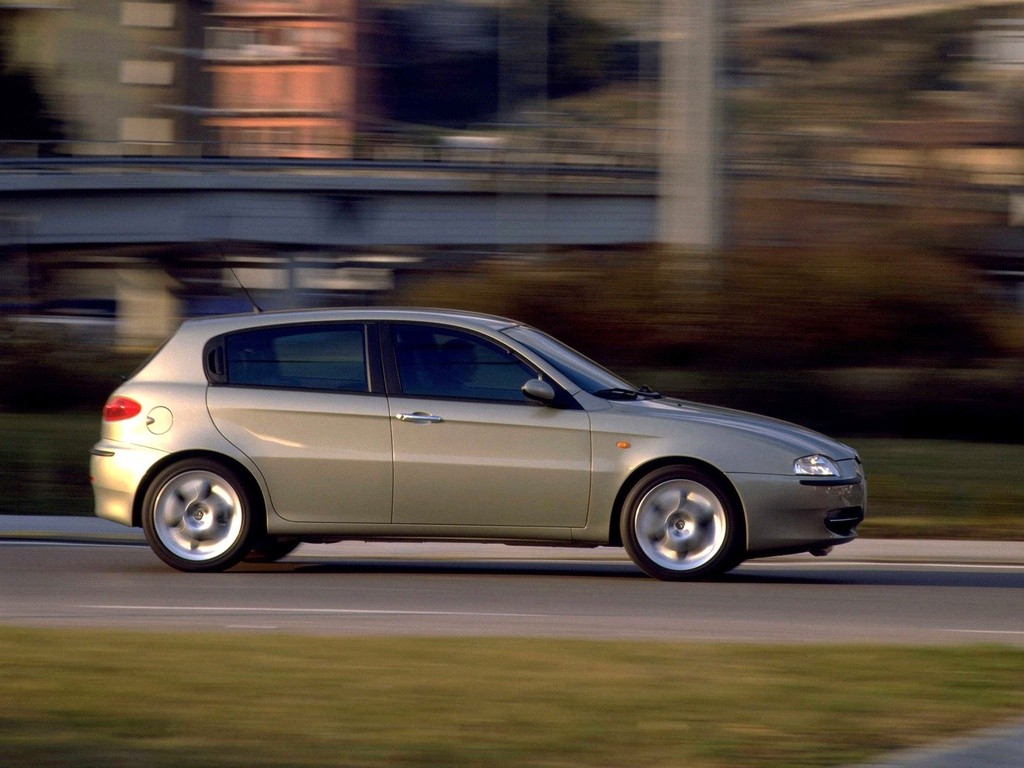 Alfa Romeo 147 3 Doors photo 18