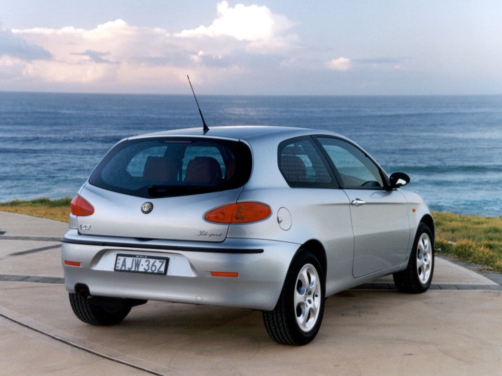 Alfa Romeo 147 3 Doors photo 20