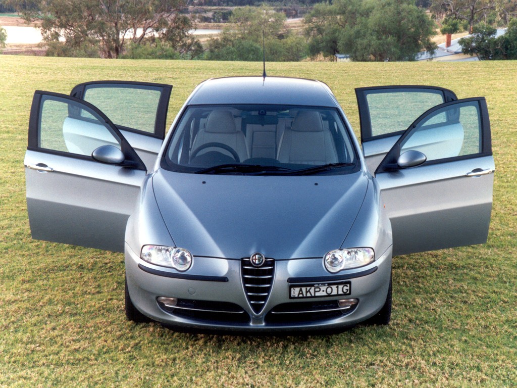 Alfa Romeo 147 3 Doors photo 25