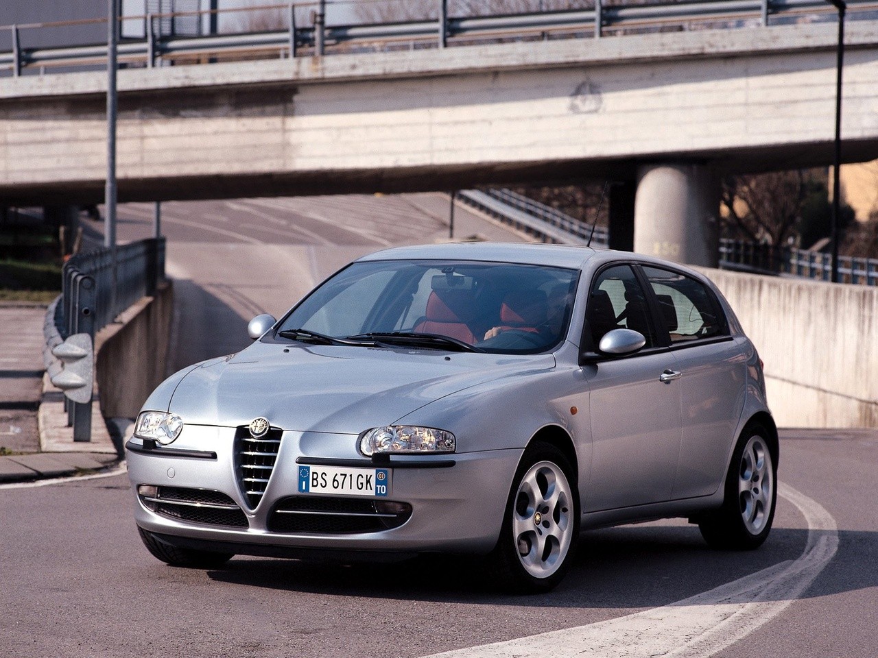 Alfa Romeo 147 3 Doors photo 33