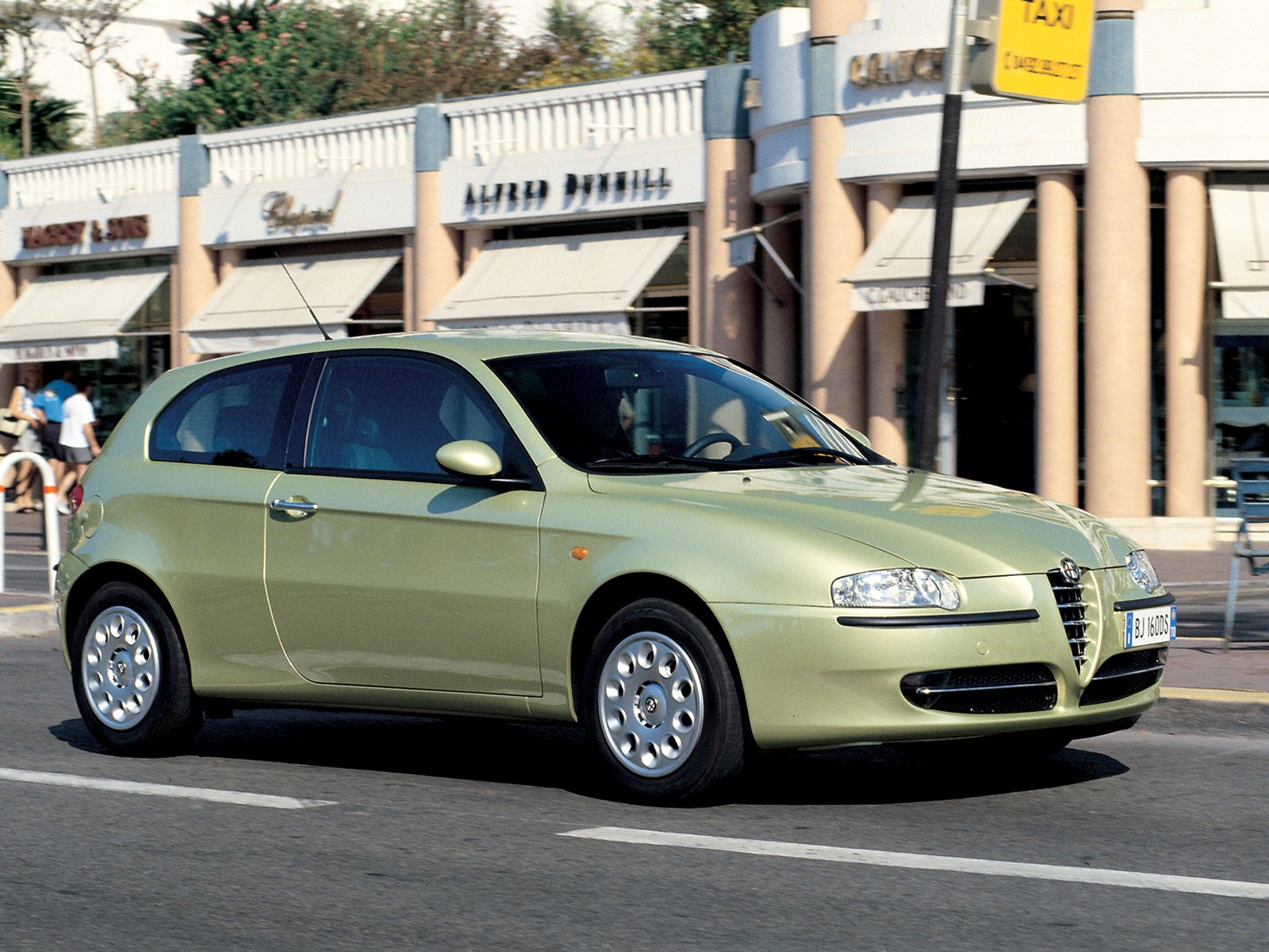 Alfa Romeo 147 3 Doors photo 43