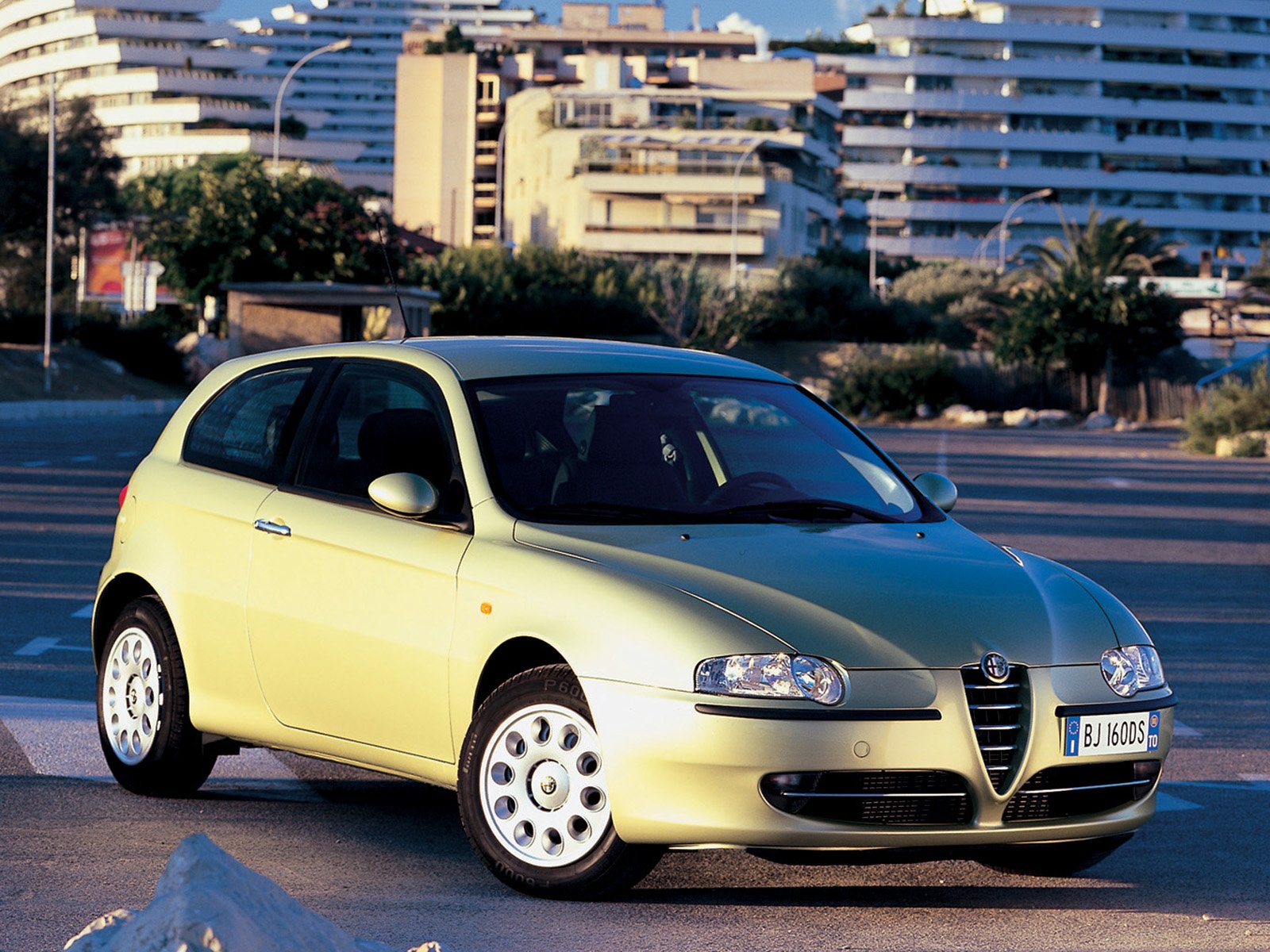 Alfa Romeo 147 3 Doors photo 44