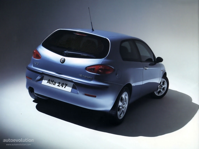 Alfa Romeo 147 3 Doors photo 9