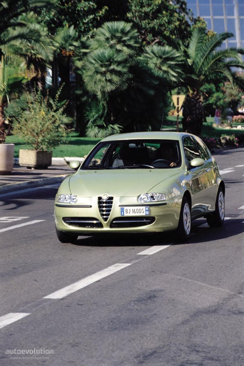 Alfa Romeo 147 3 Doors photo 3