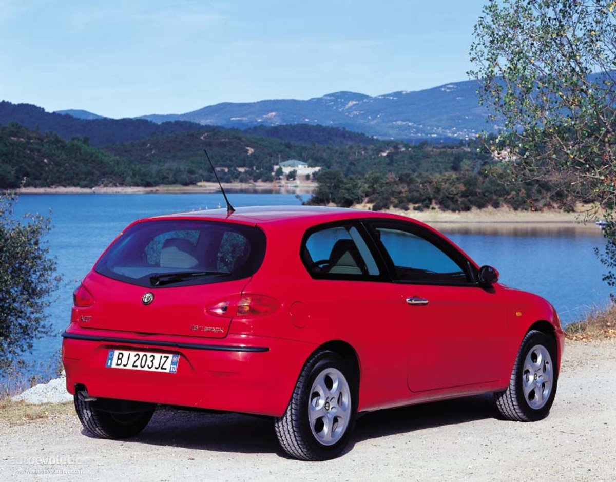 Alfa Romeo 147 3 Doors photo 6