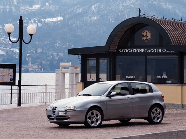Alfa Romeo 147 3 Doors photo 27