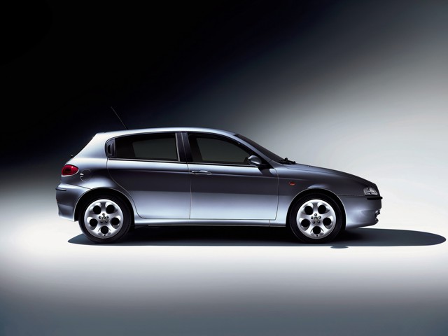 Alfa Romeo 147 3 Doors photo 31