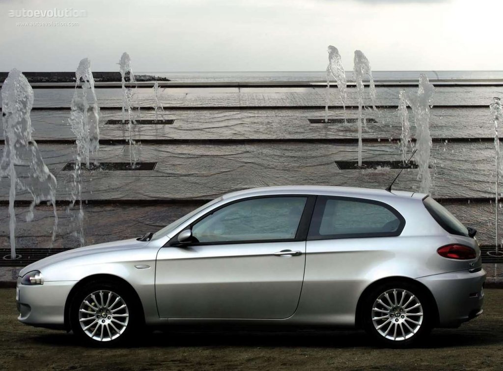 Alfa Romeo 147 3 Doors photo 3