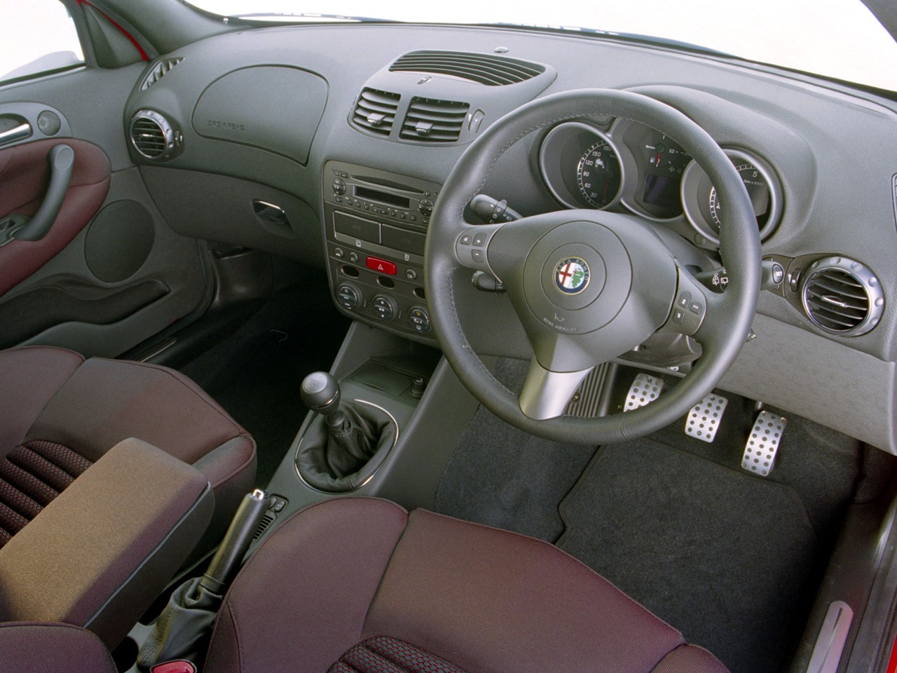 Alfa Romeo 147 3 Doors photo 46