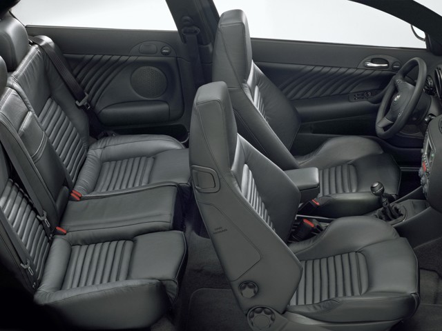 Alfa Romeo 147 3 Doors photo 47