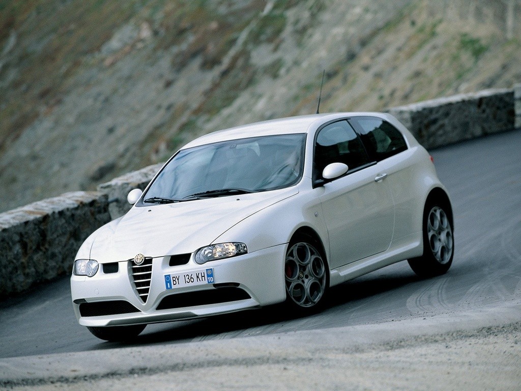 Alfa Romeo 147 3 Doors photo 9