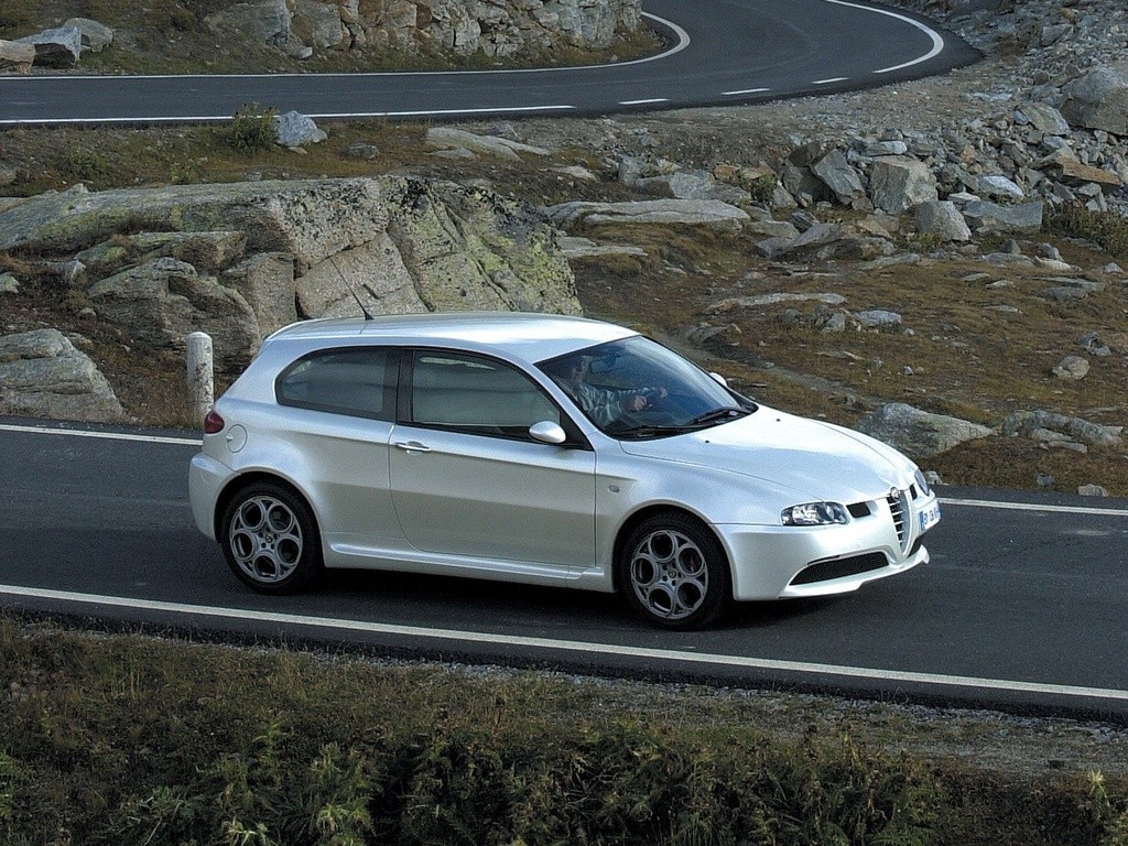 Alfa Romeo 147 3 Doors photo 11