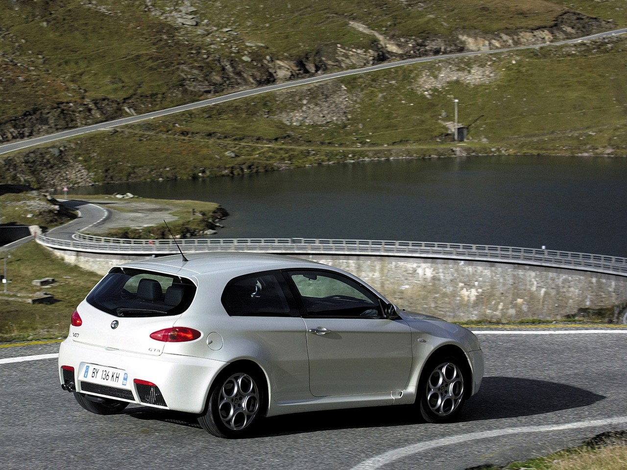 Alfa Romeo 147 3 Doors photo 28